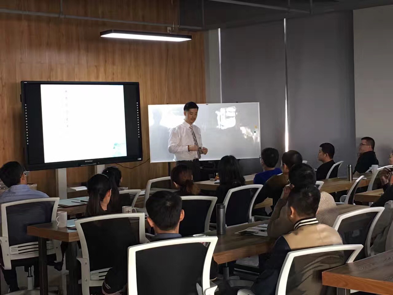 第二場2.jpg 第二場2.jpg